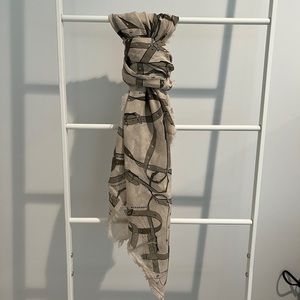 BURBERRY lightweight print square scarf